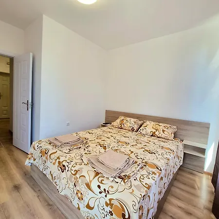 Sunny Breeze Apartment Primorsko