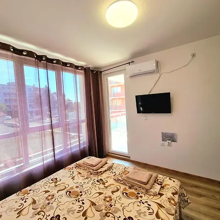 Sunny Breeze Apartment *